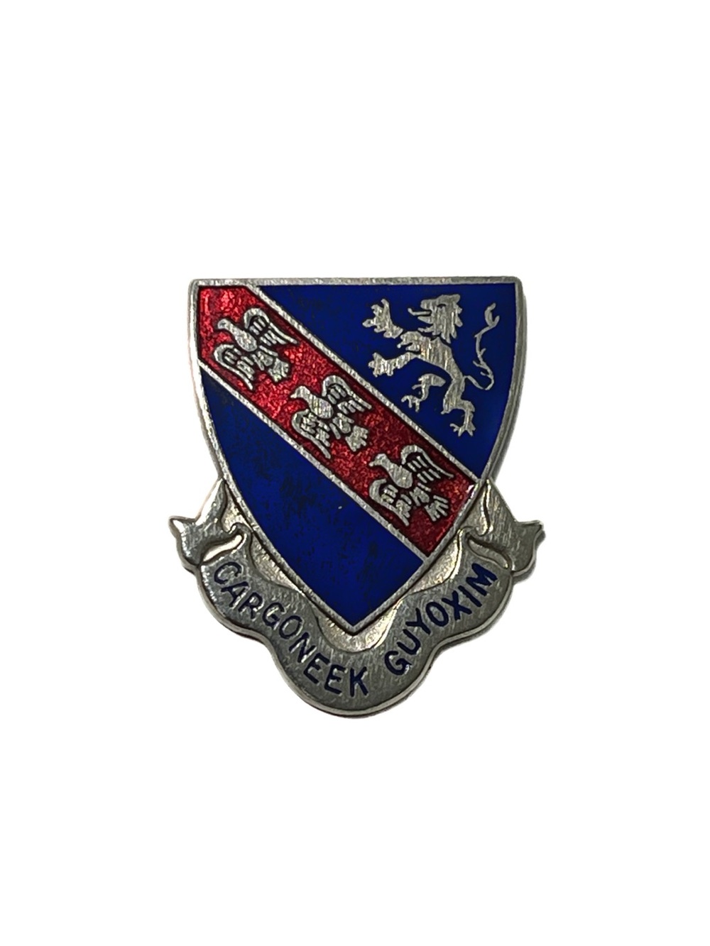 VTG US Army 147th Unit Cargoneek Guyoxim Crest Insignia Military Lapel Pin Badge
